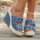 Tamanco Zafira™ com Fivelas Duplas e Design em Jeans